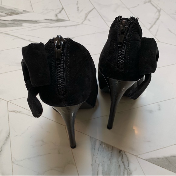 Black High Heels with Bow - Picture 5 of 5